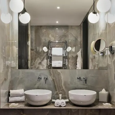 Boutique 5* ستريزا